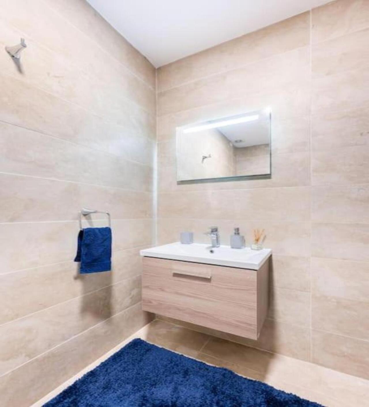 Sea View Luxury Apartment Brand New In วัลเลตตา ภายนอก รูปภาพ